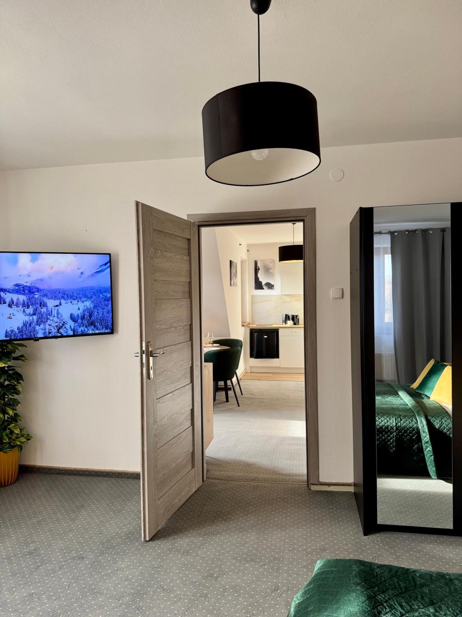 Villa 84 & Apartments Jacuzzi & Sauna Закопане Экстерьер фото